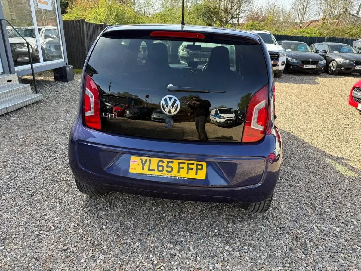 Used VW up! CLUB 75 HP (55 kW) 2016 Blue Hatchback