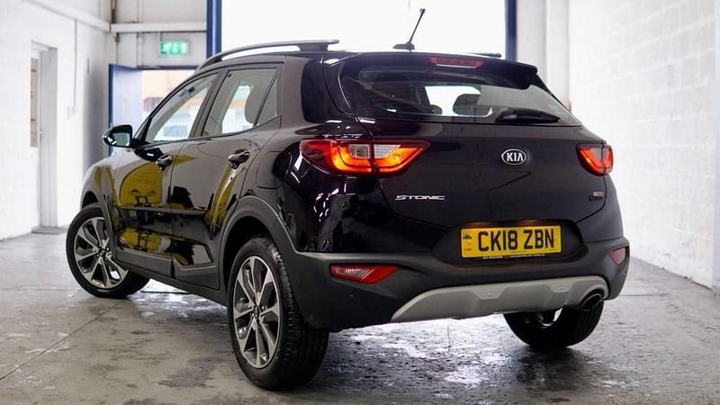 Usado Kia Stonic 118 HP (86 kW) 2018 Preto SUV