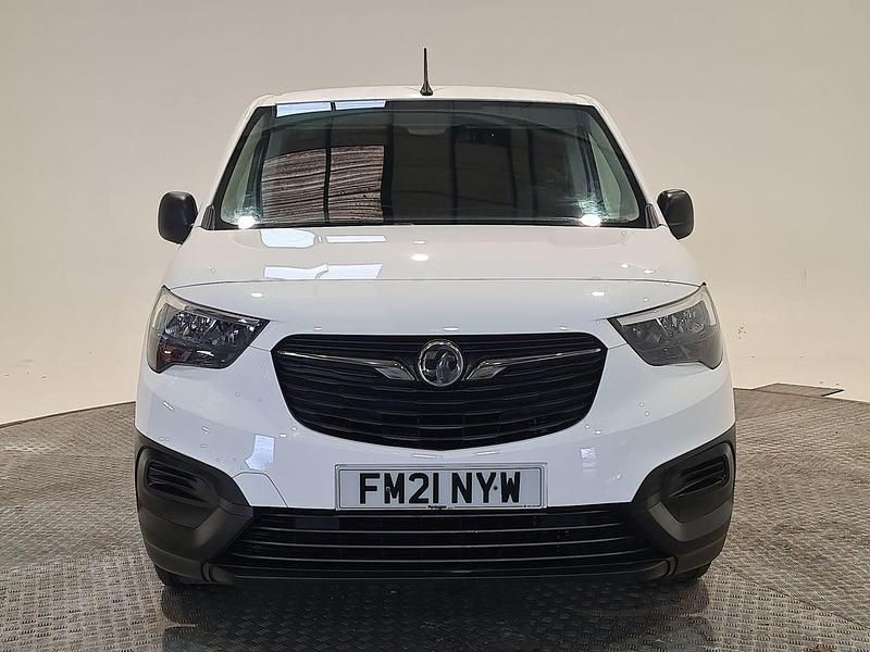 Used Vauxhall Combo Edition 100 HP (73 kW) 2021 White MPV