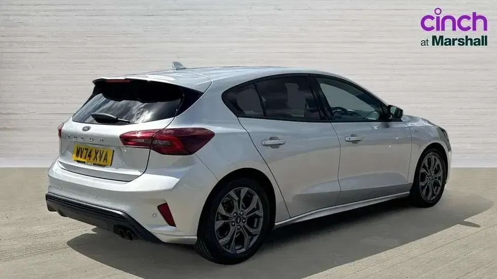 Used Ford Focus ST-Line 155 HP (114 kW) 2024 Silver Hatchback