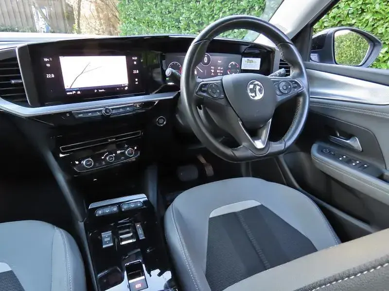 Used Vauxhall Mokka Elite 130 HP (95 kW) 2021 White SUV