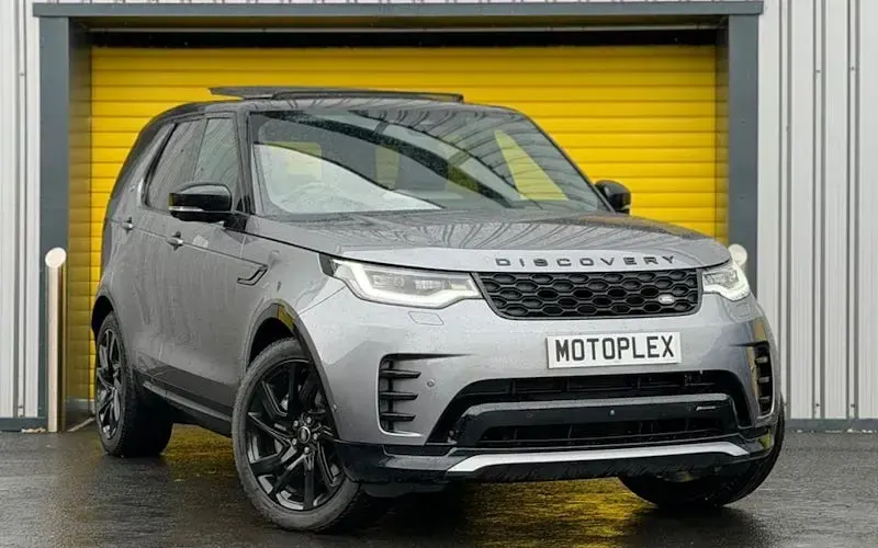 Used Land Rover Discovery 5 SE Dynamic 300 HP (220 kW) 2023 Grey SUV