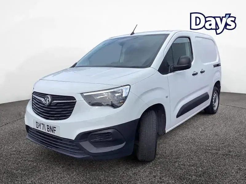 Used Vauxhall Combo 100 HP (73 kW) 2021 White MPV