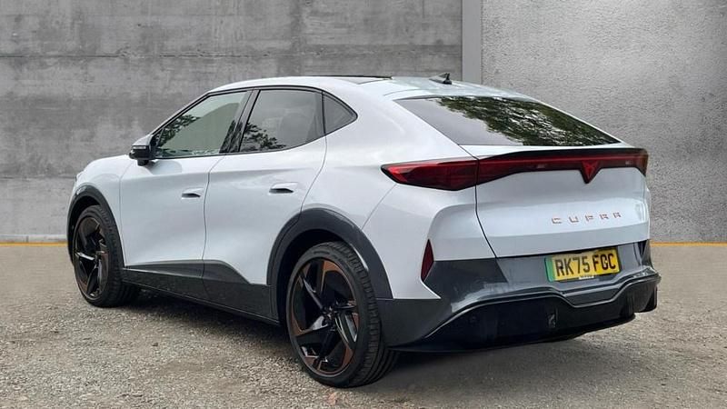 Used Cupra Tavascan 210 kW (286 HP) 2025 Metallic  white silver SUV