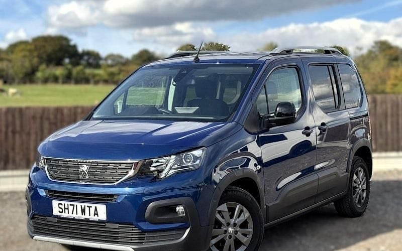 Used Peugeot Rifter Allure 102 HP (75 kW) 2023 MPV