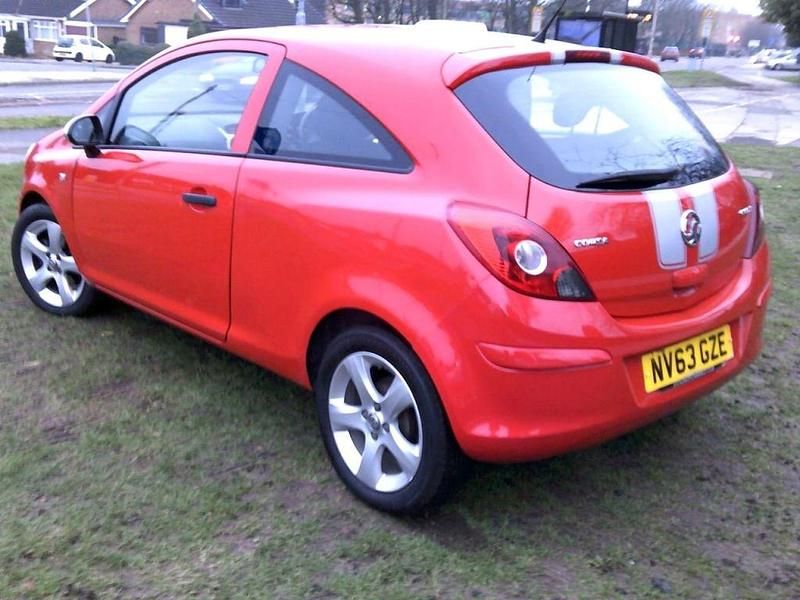 Usado Vauxhall Corsa 2013 Vermelho Citadino