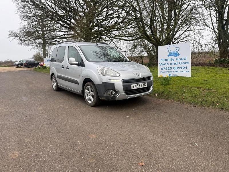 Used Peugeot Partner Tepee Outdoor 115 HP (84 kW) 2014 Silver MPV