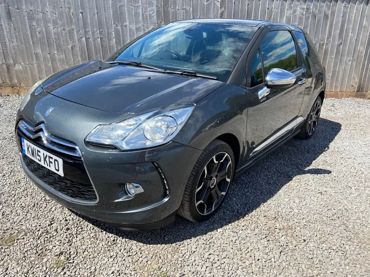 Used Citroën DS3 90 HP (66 kW) 2015 Grey Hatchback