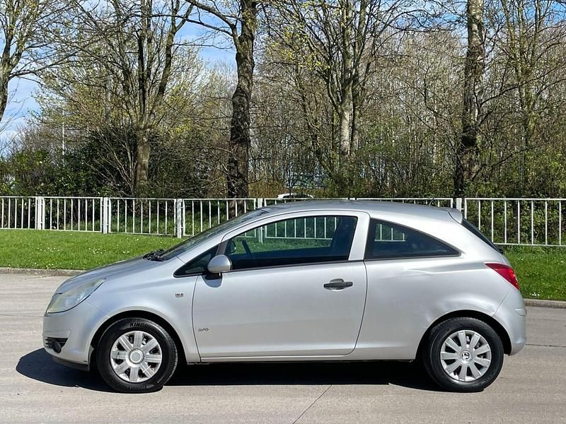Begagnad Vauxhall Corsa 2009 Silver Halvkombi