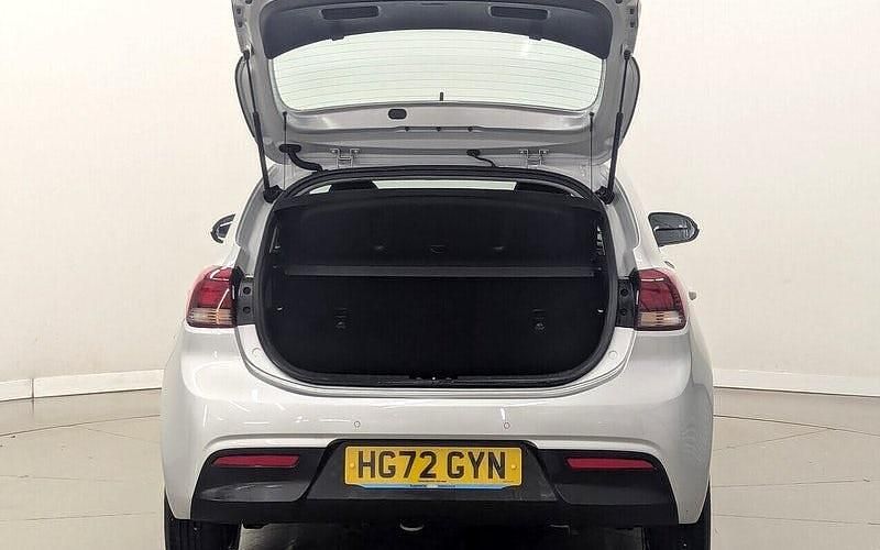 Used Kia Rio 84 HP (61 kW) 2022 Silver Hatchback