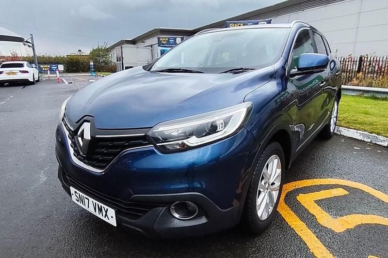 Blue Used 2017 Renault Kadjar Dynamique SUV | £6,995 (Fair price) - Image 1/1