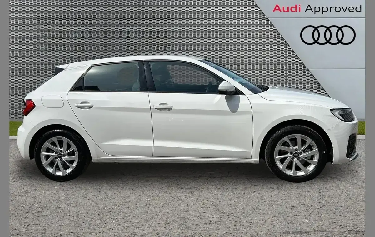 Used Audi A1 Sport 113 HP (83 kW) 2026 White SUV