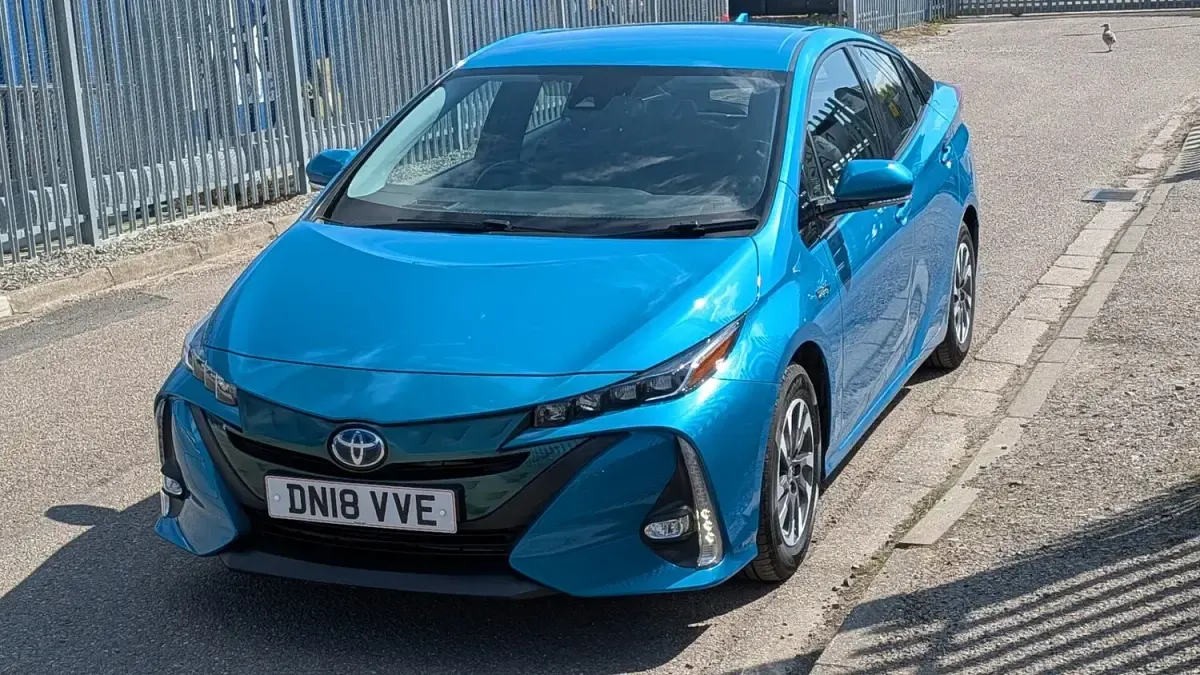 Used Toyota Prius Business Edition 122 HP (89 kW) 2018 Blue Hatchback