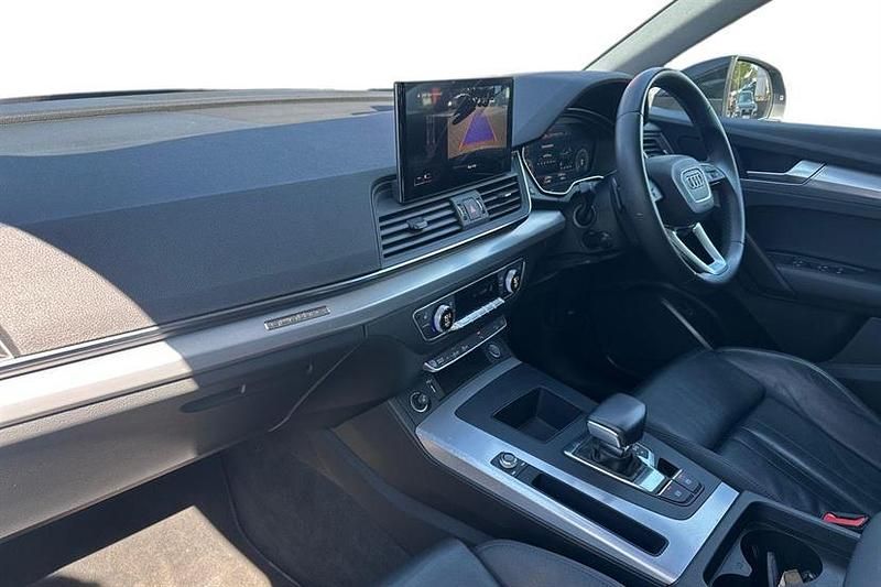 Used Audi Q5 Sport 204 HP (150 kW) 2021 Mythos black SUV