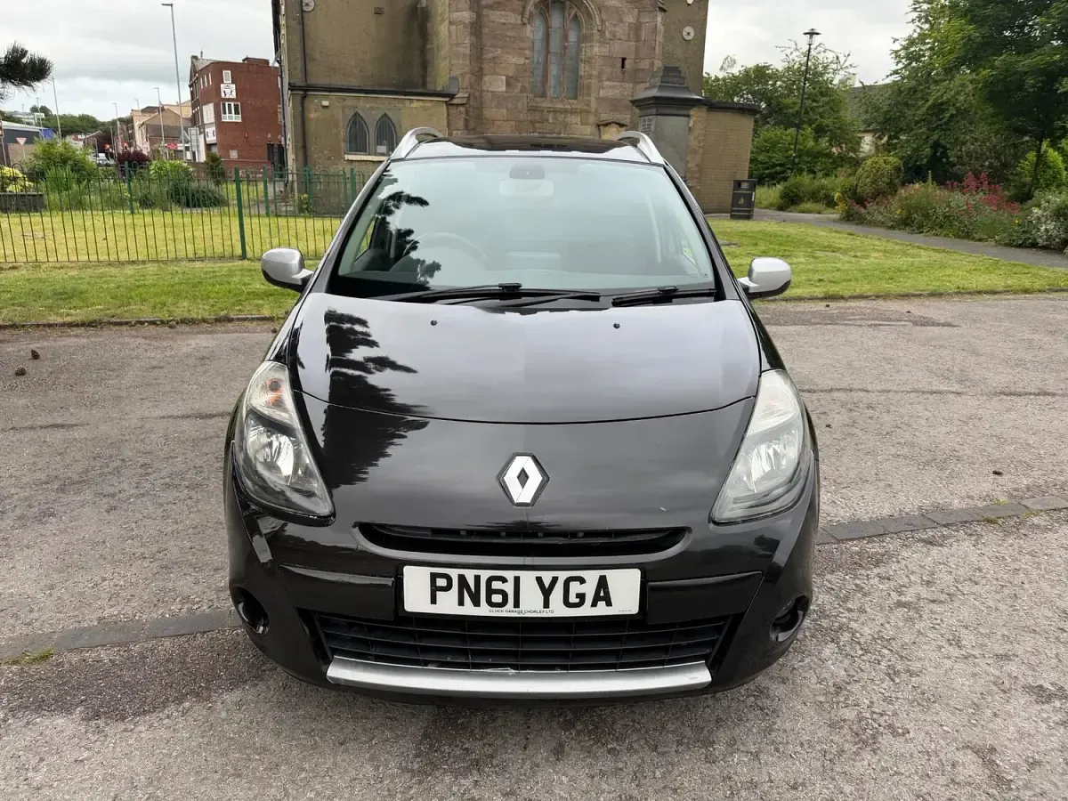 Used Renault Clio Dynamique 2012 Black Estate