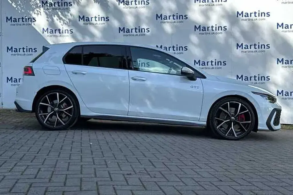 Used VW Golf VIII GTI 265 HP (194 kW) 2026 White Hatchback
