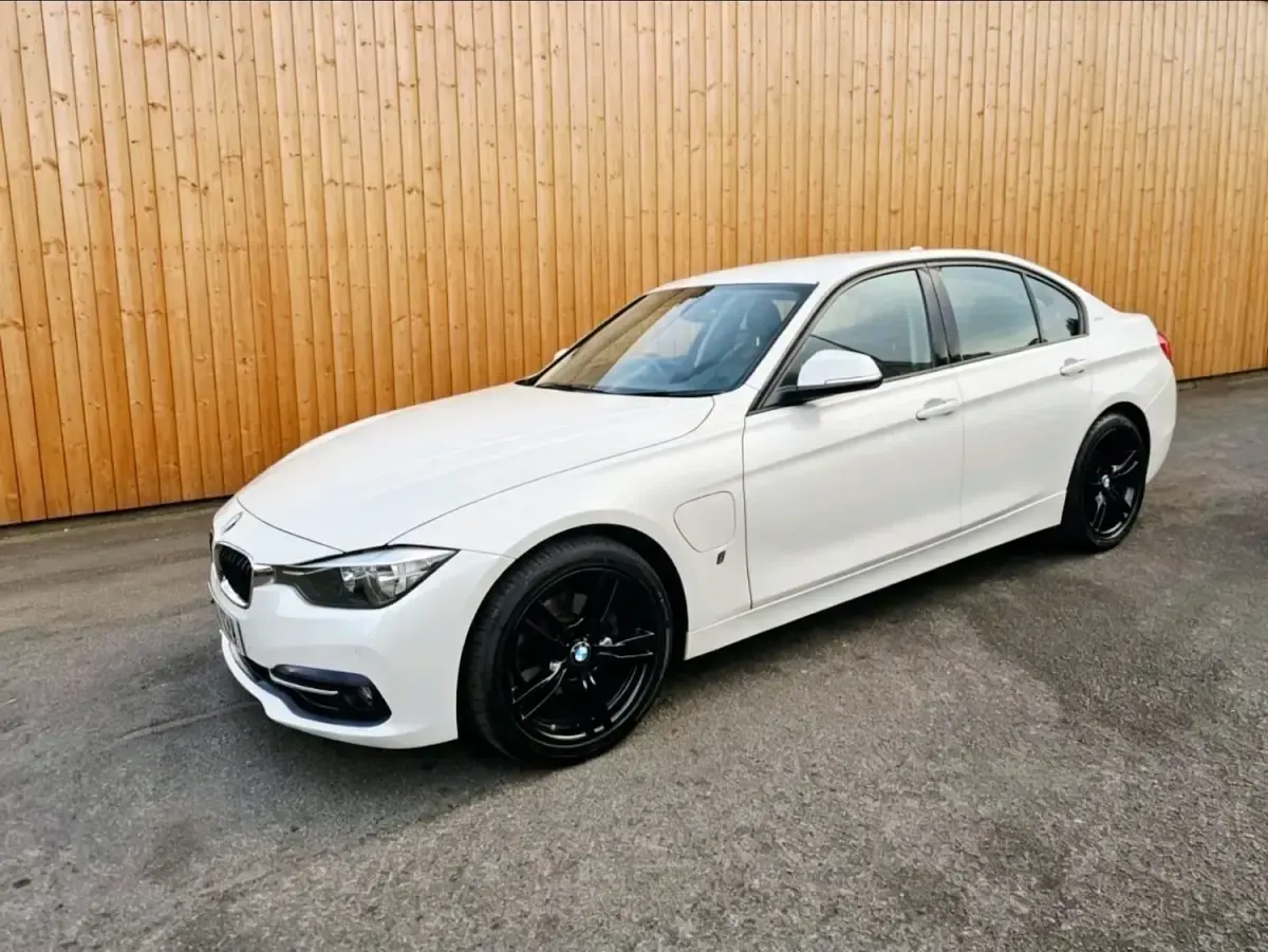 Used BMW 330e Sport Line 252 HP (185 kW) 2016 White Sedan