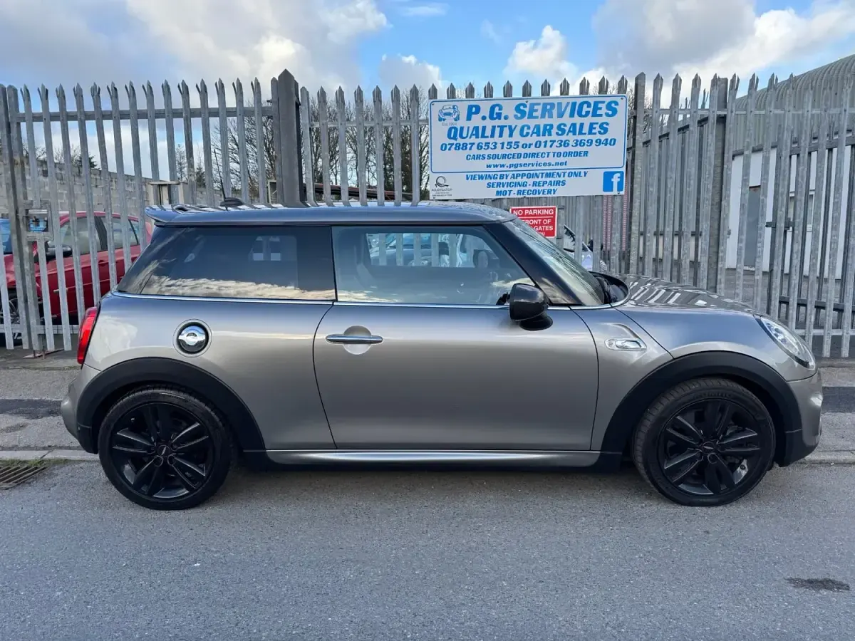 Begagnad Mini Cooper S Hatch 210 HK (154 kW) 2017 Silver Halvkombi