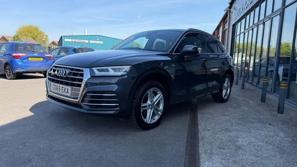 Used Audi Q5 S-Line 245 HP (180 kW) 2019 Grey SUV