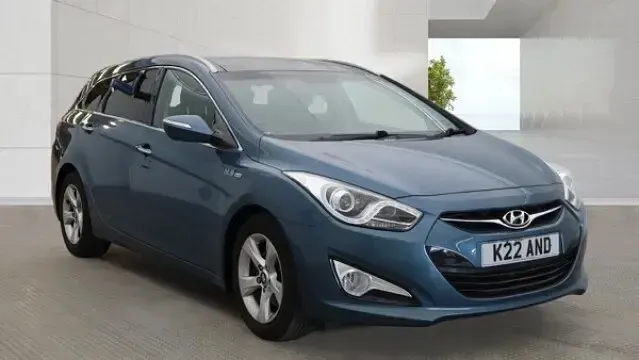 Used Hyundai i40 Premium 136 HP (100 kW) 2015 Blue Estate