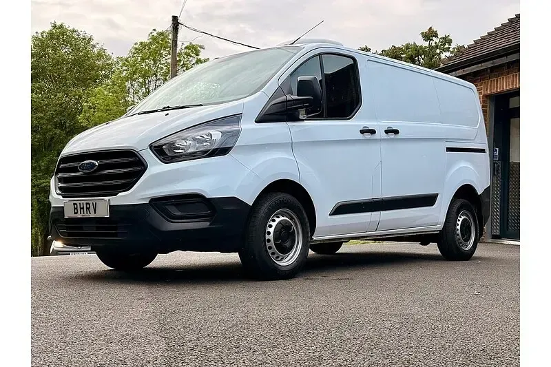 Used Ford Transit Custom 105 HP (77 kW) 2021 White Van