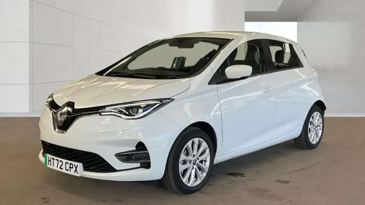 Used Renault Zoe SE 80 kW (109 HP) 2022 White Hatchback