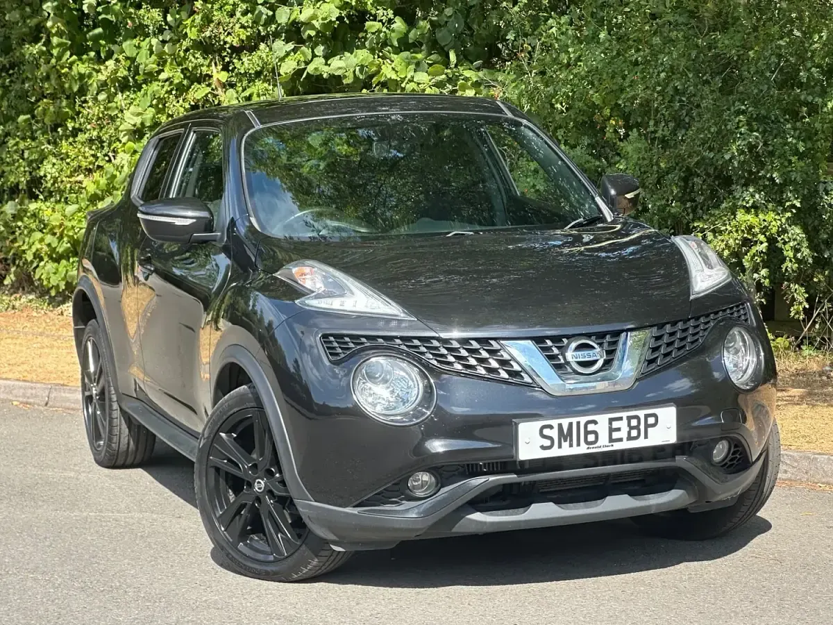 Used Nissan Juke N-Connecta 115 HP (84 kW) 2016 Black SUV