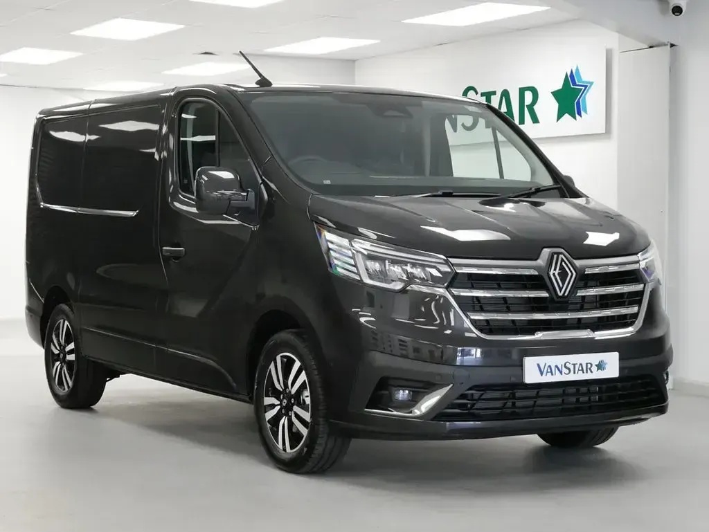 New Renault Trafic 150 HP (110 kW) 2026 Black MPV
