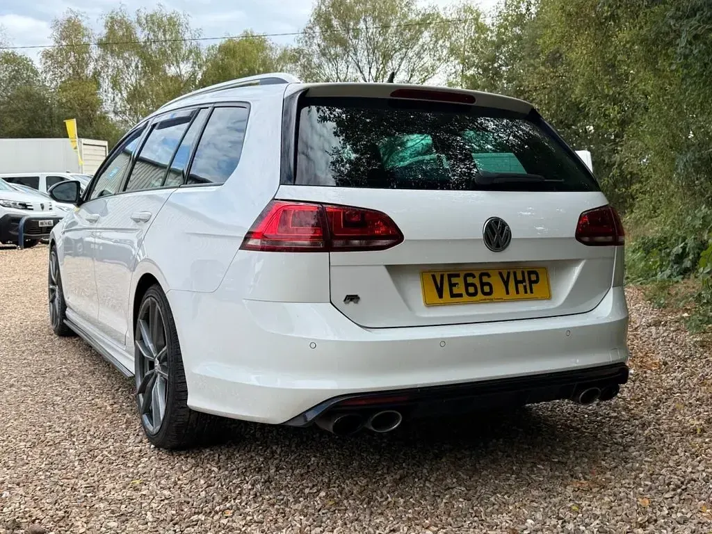Used VW Golf VII R 295 HP (216 kW) 2016 White Estate
