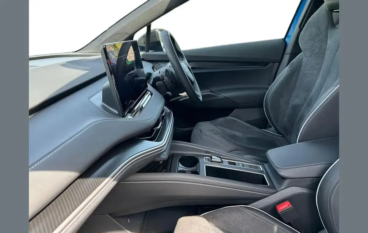 Used Skoda Elroq SportLine 210 kW (286 HP) 2025 Race blue metallic SUV