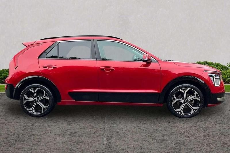 Used Kia Niro 139 HP (102 kW) 2023 Red SUV