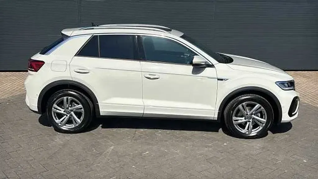 Usado VW T-Roc R-line 150 HP (110 kW) 2025 Cinzento SUV