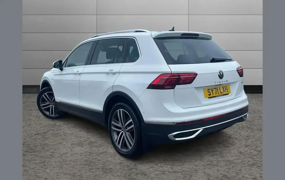 Used VW Tiguan Elegance 245 HP (180 kW) 2021 White SUV