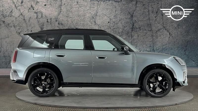 Used Mini Countryman 168 HP (123 kW) 2025 Green SUV