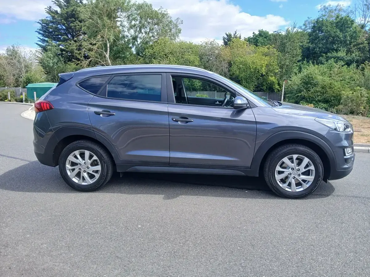 Used Hyundai Tucson SE 132 HP (97 kW) 2019 Grey SUV