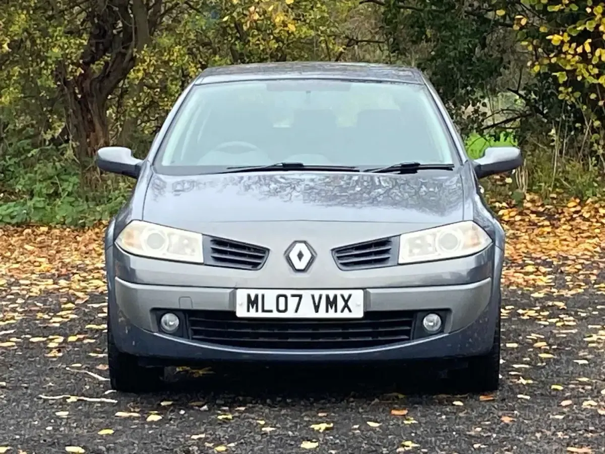 Usado Renault Mégane II Dynamique 2007 Cinzento Citadino