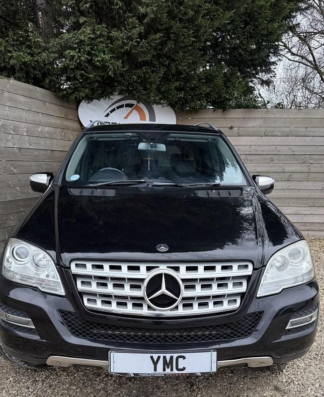 Used Mercedes ML320 2009 Black SUV