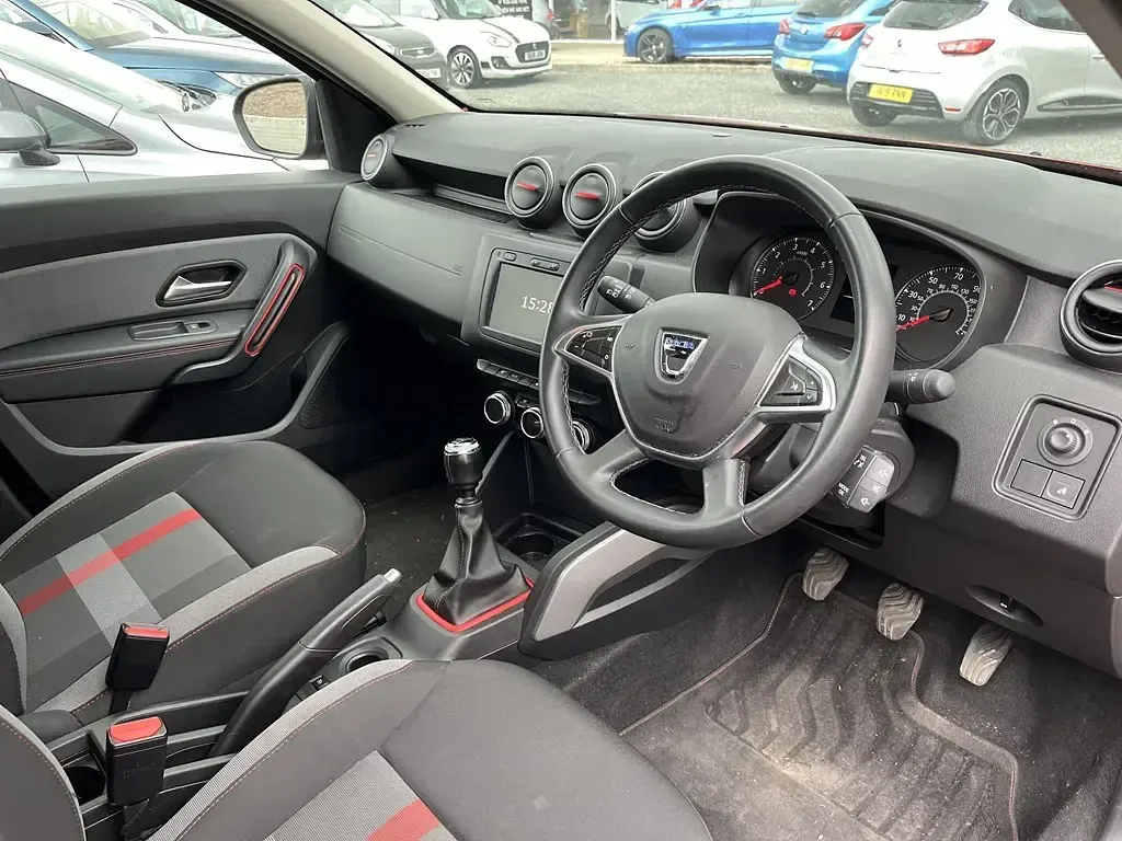Used Dacia Duster 2021 Fusion red SUV