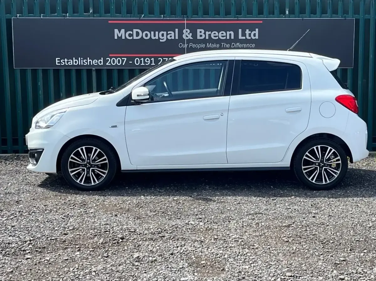 Used Mitsubishi Mirage 79 HP (58 kW) 2016 White Hatchback