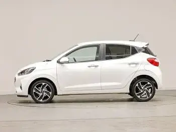 Used Hyundai i10 Premium 83 HP (61 kW) 2025 White Hatchback