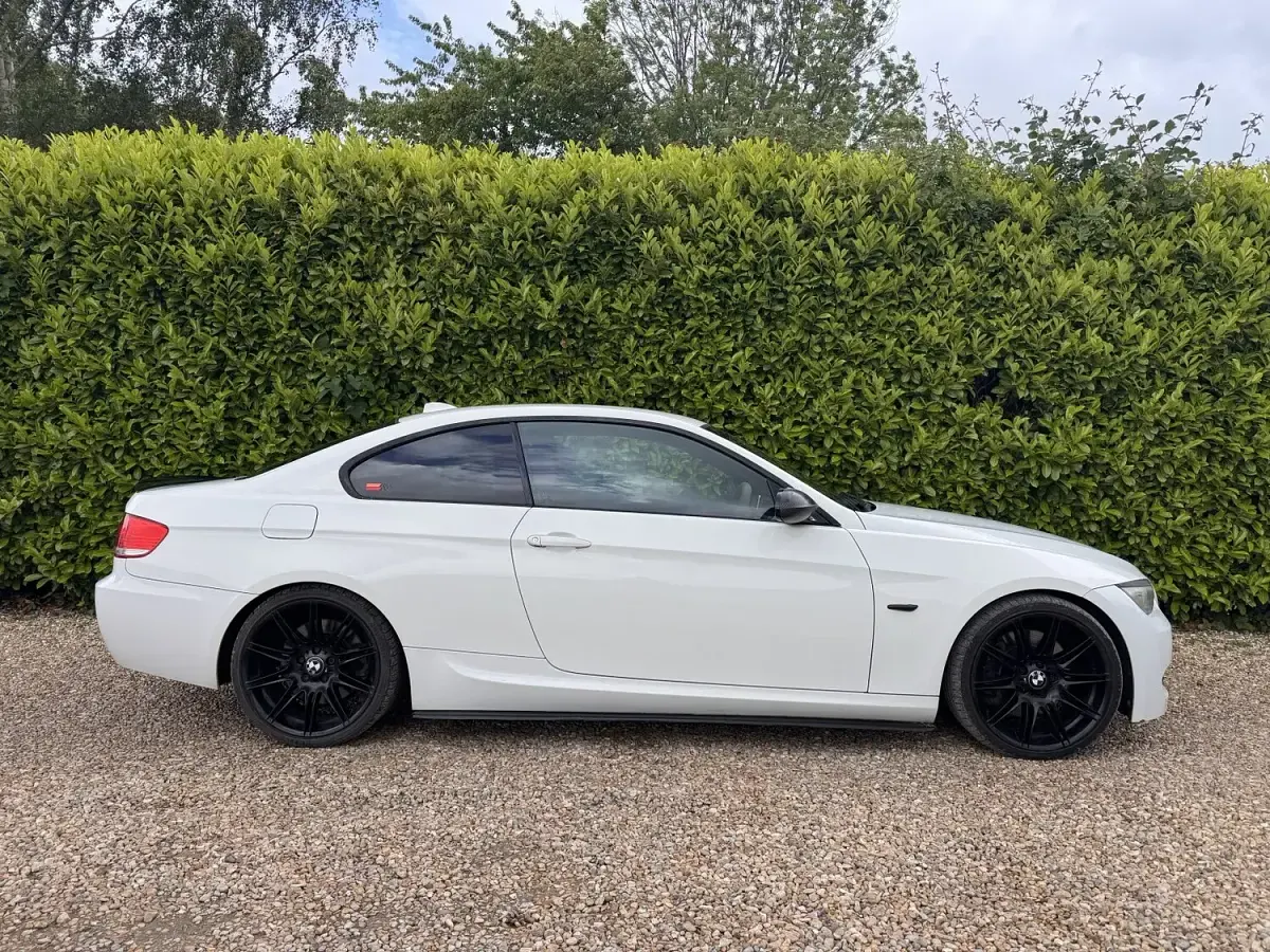Used BMW 330 M Sport 2009 White Coupe