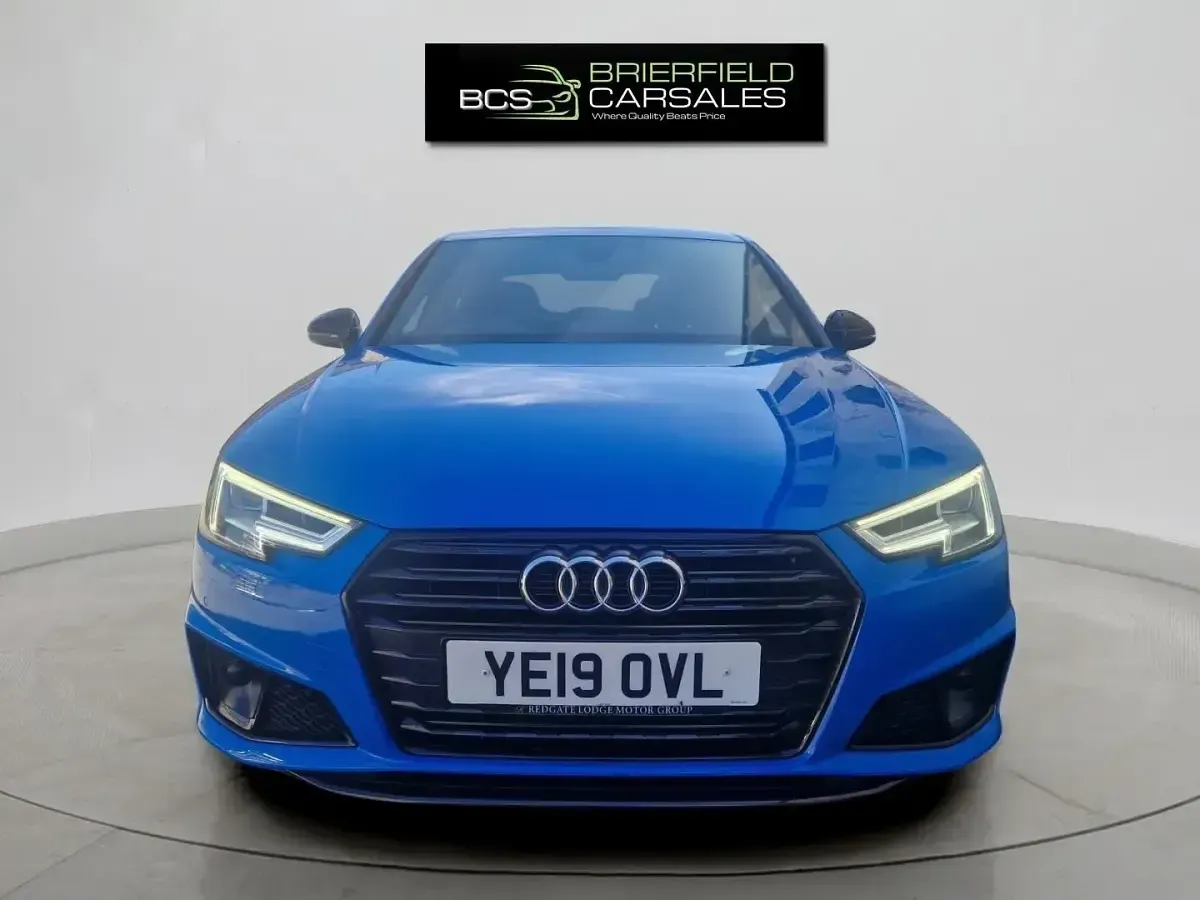 Gebraucht Audi A4 Black Edition 190 PS (139 kW) 2019 Blau Limousine