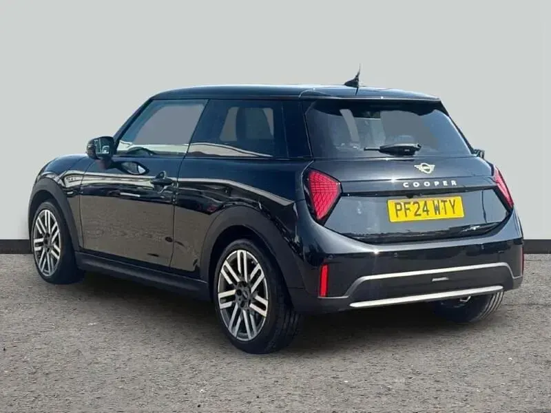 Used Mini Cooper Hatch 154 HP (113 kW) 2024 Black Hatchback