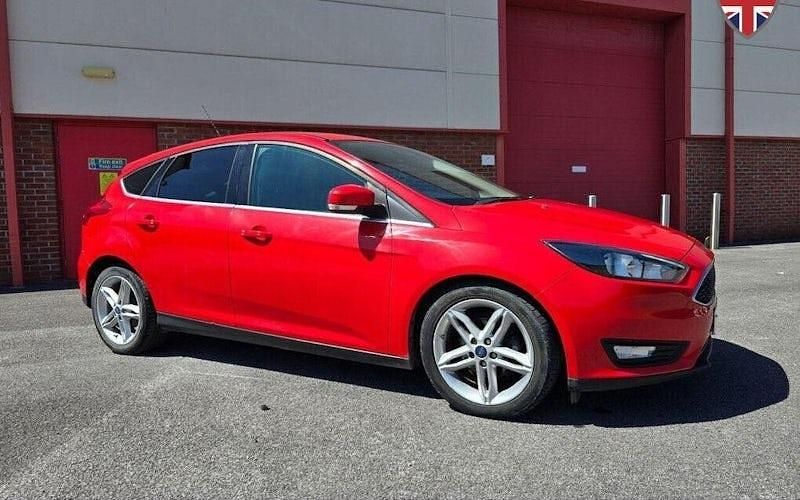Used Ford Focus Zetec 116 HP (85 kW) 2014 Red Hatchback