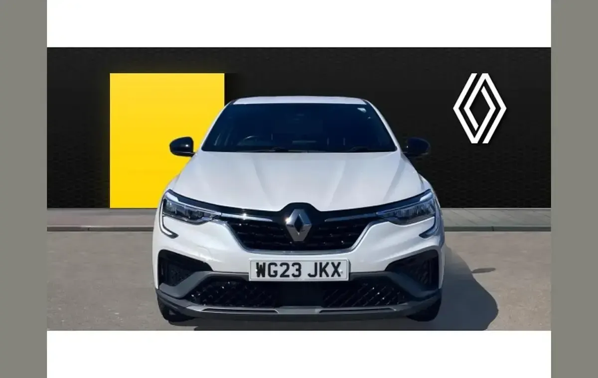 Używany Renault Arkana R.S. 140 KM (102 kW) 2023 Biały SUV