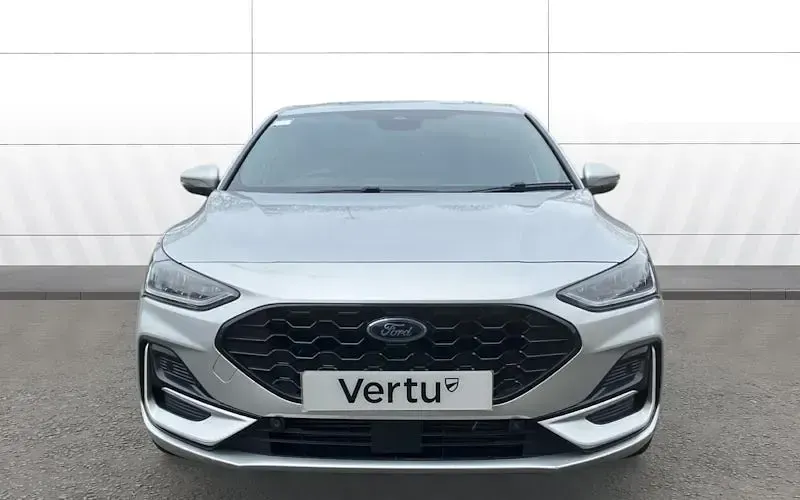 Używany Ford Focus ST-Line 125 KM (91 kW) 2023 Srebrny Hatchback