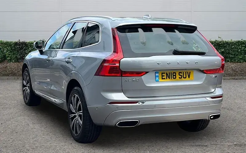 Used Volvo XC60 Inscription 250 HP (183 kW) 2018 Silver SUV