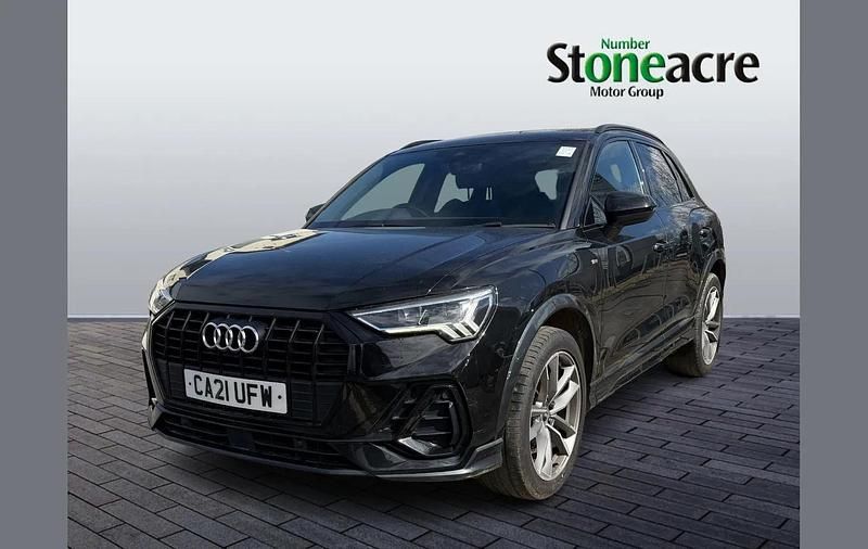 Usado Audi Q3 Black Edition 150 HP (110 kW) 2021 Preto SUV