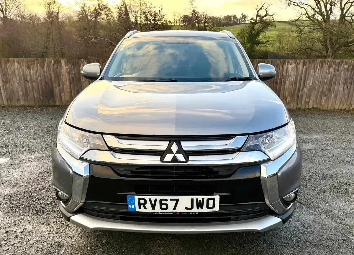 Used Mitsubishi Outlander 147 HP (108 kW) 2017 Grey SUV