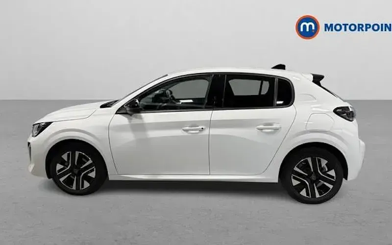 Używany Peugeot 208 Allure 101 KM (74 kW) 2025 Biały Hatchback